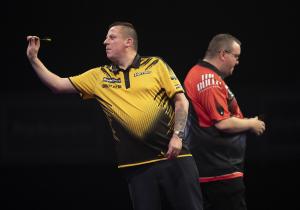 Dave Chisnall beats Stephen Bunting to reach World Grand Prix quarter finals