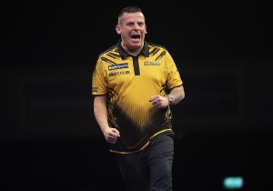 Dave Chisnall to meet Michael van Gerwen in World Grand Prix Final