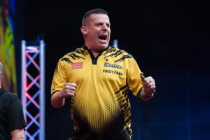 Dave Chisnall beaten in the semi-final in World Series of Darts finals