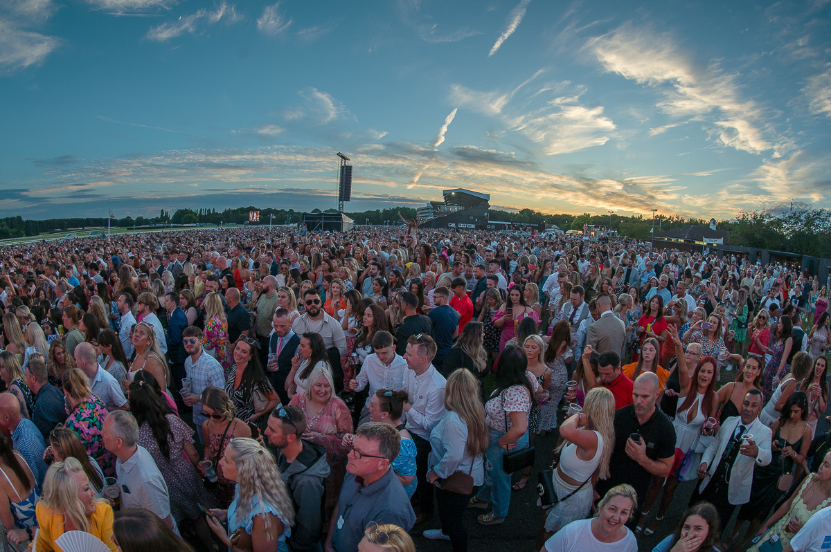 Thousands enjoy Craig David perform at Haydock Park Racecourse. Pictue: Mark Ellis