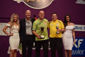 Chizzy beaten by van Gerwen in Perth Masters final