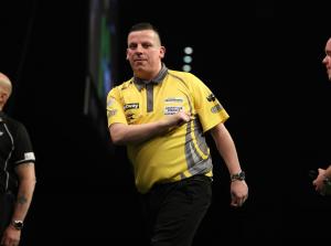 Dave Chisnall has to settle for a draw against Michael van Gerwen