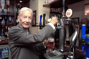 Lester Piggott to visit Haydock Park as his horse racing career is commemorated